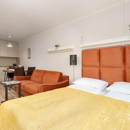 Bright Bema Near Centre By Renters شقة