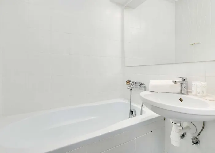 Apartment Bright Bema Near Centre By Renters Gdynia